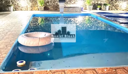 Casa e Chalé em Terreno de 4.300m² com Piscina e Vista para Mata Nativa - Bairro Macaúbas, Santa Luzia