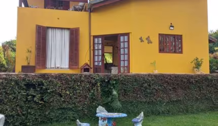 Chácara à Venda com 3 Dormitórios, 2 Banheiros e 1000m² de Área Total – Conforto e Espaço para Toda a Família!