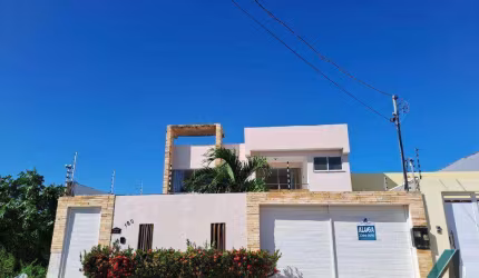 Casa duplex à venda na Atalaia