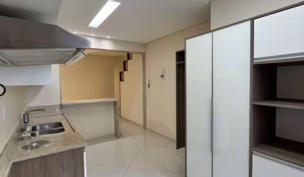 Belissima Casa com 3 Quartos à venda no Bairro - De Fátima
