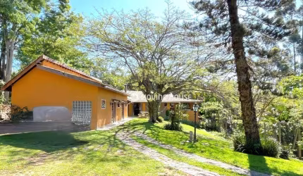Casa à Venda Condomínio Clube de Campo Valinhos - Valinhos/SP