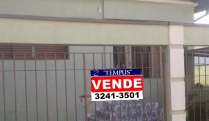 Ótima casa residencial no Bairro São Bernardo com 2 dor, sala, cozinha, área de serviço, 2 vagas e Edícula completa nos fundos.