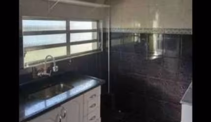 APTO NO COND. SIRIUS P/ VENDA COM 2 QUARTOS (1 C/ ARMÁRIOS), 4° ANDAR PRÉDIO ESCADAS, VAGA DE GARAGEM COBERTA.