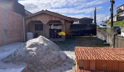 12289 - Casa com2 dormitórios  e  terreno medindo 214 m² no bairro Jarivatuba