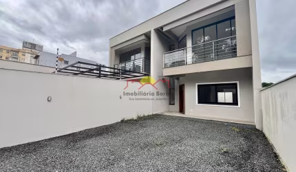 12250 - Sobrado Geminado  com 03 Quartos no bairro Floresta