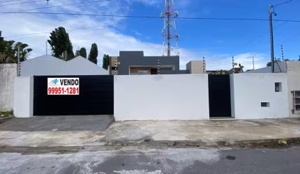 Construção nova, fino acabamento, lote medindo 14m x 34m, frente para o nascente (sombra)
