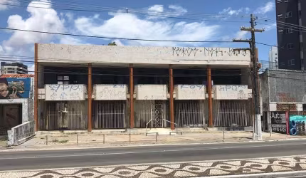 Prédio comercial excelente na Av. Beira Mar