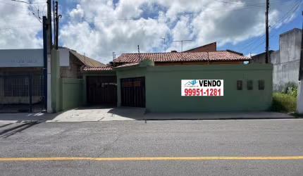 Excelente imóvel para residência ou comércio, no Bairro Coroa do Meio