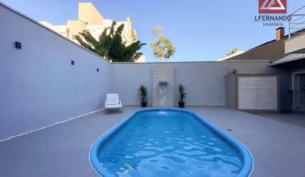 Casa mobiliada com 2 dormitórios, sendo 1 suíte à venda, 240 m² por R$ 1.350.000 - Salto Weissbach - Blumenau/SC