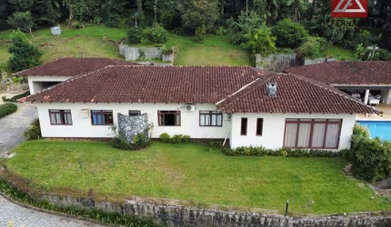 Casa com 3 dormitórios, sendo 1 suíte à venda, 500 m² por R$ 3.900.000 - Escola Agrícola - Blumenau/SC