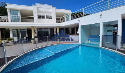 Casa à venda, 4 quartos, 4 suítes, 5 vagas, Piratininga - Niterói/RJ