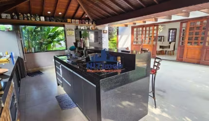 Casa à venda, 4 quartos, 2 suítes, 4 vagas, Itaipu - Niterói/RJ