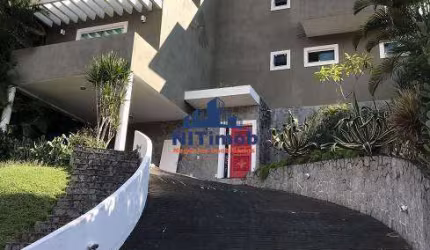 Casa à venda, 2 quartos, 4 suítes, 2 vagas, Itaipu - Niterói/RJ