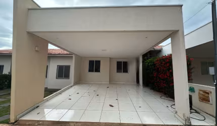 Casa em condomínio com 3 quartos e armários planejados duas vagas de garagens