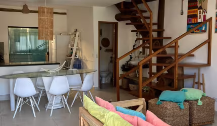 Casa em Maresias com 2 Suítes e Área Gourmet, a 200m da Praia