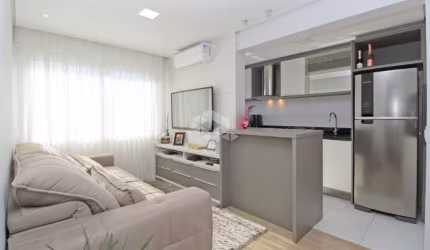 MARAVILOSO APARTAMENTO, MONTADO  EM ÚLTIMO ANDAR , COM CHURRASQUEIRA E UMA VAGA COBERTA