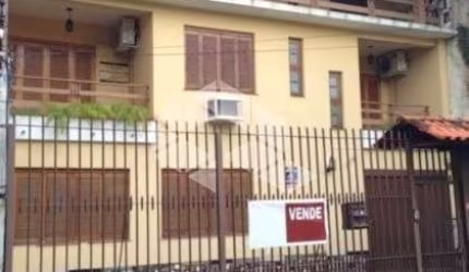 OPORTUNIDADE!!! CASA ESTILO SOBRADO  EM NONOAI