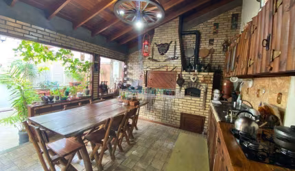 Sobrado com 3 dormitórios à venda, 210 m² por R$ 550.000,00 - Parque da Matriz - Cachoeirinha/RS
