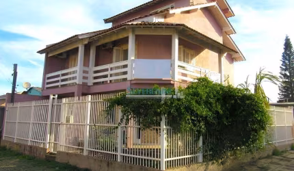 Sobrado com 3 dormitórios à venda, 194 m² por R$ 692.000,00 - Parque da Matriz - Cachoeirinha/RS