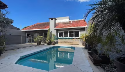 Casa com 4 dormitórios à venda, 203 m² por R$ 950.000,00 - Centro - Cachoeirinha/RS