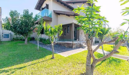 Sobrado com 4 dormitórios à venda, 200 m² por R$ 790.000,00 - Jansen - Gravataí/RS