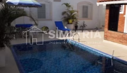 VENDA – Cód. CRV1162411 – CASA COM PISCINA AQUECIDA E ÁREA GOURMET 