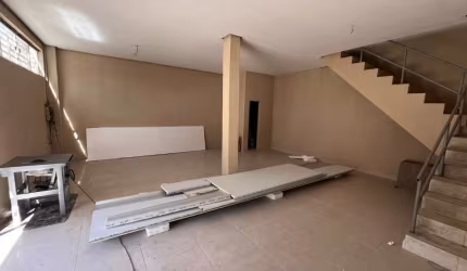 Galpão Comercial com Excelente Localização no Setor Coimbra, Goiânia/GO