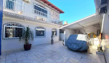 Casa na Ponte do Imaruim em Palhoça