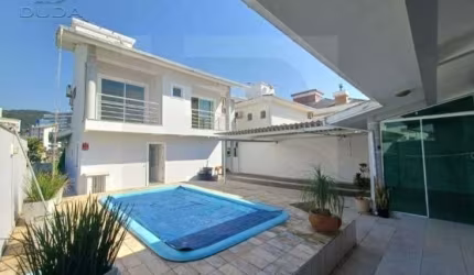 Aluguel casa 5 dormitórios, piscina na Palhoça