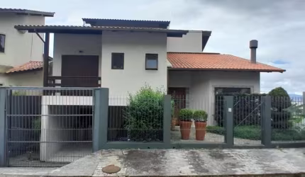 Casa espaçosa em Ponta de Baixo - São José