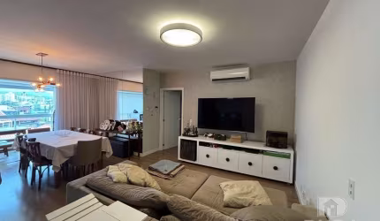 Apartamento com 3 suítes em Barreiros - São José