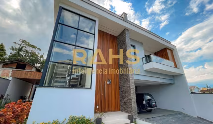 Casa Moderna no Bairro América - Joinville/SC