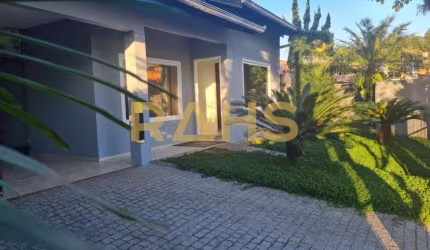 Sobrado Comercial  no bairro Iririú