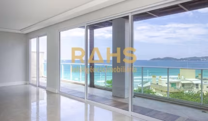 Apartamento À Venda com 190m² vista mar em Bombinhas