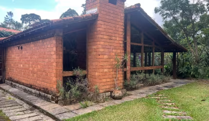 Cs. a venda em Araras Petrópolis de 03 quartos