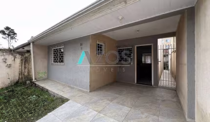 CASA COM 02 DORMITÓRIOS LOCALIZADA NO BAIRRO GUARANI EM COLOMBO POR R$450.000,00
