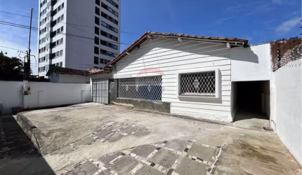 Casa ampla para aluguel comercial na Encruzilhada (taxas inclusas)