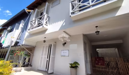 CASA 3 DORMITÓRIOS COM 2 VAGAS NO JARDIM PLANALTO em Porto Alegre