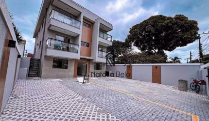Apartamento com 02 quartos (01 suíte) no Centro de Rio das Ostras. R$350 mil.