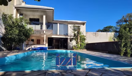 Sobrado com piscina Atami Sul
