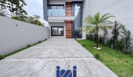 Sobrado triplex frente mar Praia de Leste Pr