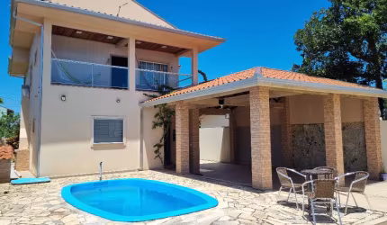 Casa/ Sobrado alto padrão  c/ Piscina 180m do Mar