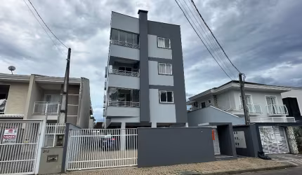 Apartamento com 1 suíte mais 1 quarto à venda no bairro Jardim Sofia em Joinville-SC por R$ 350.000,00.