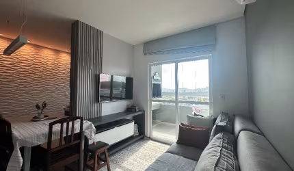 Apartamento com 1 suíte mais 1 quarto à venda no bairro Floresta em Joinville-SC por R$ 450.000,00.