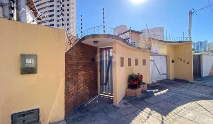 Casa com 5/4 em Capim Macio, Natal.