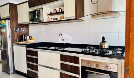 CASA GEMINADA SENDO 2 DORMITÓRIOS/ QUARTOS EM SÃO JOSÉ SC Á VENDA POR R$ 373.000,00.