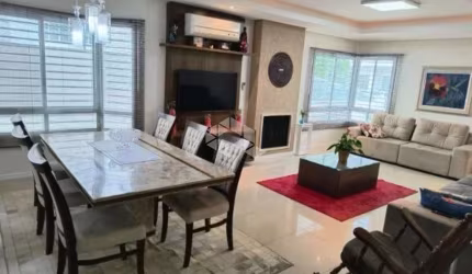 CASA SENDO 3 QUARTOS/DORMITÓRIOS NO BAIRRO PEDRA BRANCA Á VENDA POR R$ 1.855.000,00.