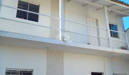 CASA COM 2 DORMITÓRIOS/QUARTOS E 2 BANHEIROS EM SÃO JOSÉ SC NO VALOR DE R$ 212.000,00.