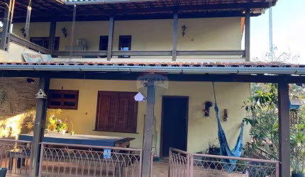 Casa luxuosa e moderna em São Pedro, JF!