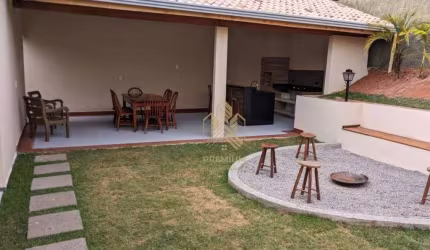 Casa com 3 dormitórios à venda, 211 m² por R$ 780.000,00 - Jardim Estância Brasil - Atibaia/SP